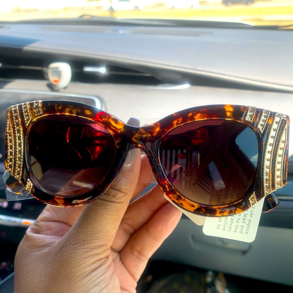 Tortoise & Glam Sunglasses